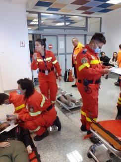 Exercițiu major la Aeroportul Oradea: Plan roșu de intervenție pentru un accident aviatic cu peste 70 de victime (FOTO / VIDEO)