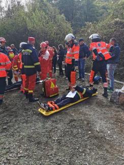 Exerciţiu cu plan roşu, în Bihor: Un accident feroviar, urmat de un incendiu într-un tunel între Şuncuiuş şi Vadu Crişului s-a soldat cu mulţi morţi şi răniţi (FOTO / VIDEO)