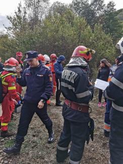 Exerciţiu cu plan roşu, în Bihor: Un accident feroviar, urmat de un incendiu într-un tunel între Şuncuiuş şi Vadu Crişului s-a soldat cu mulţi morţi şi răniţi (FOTO / VIDEO)