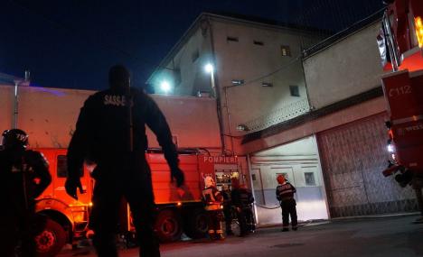 Incendiu la Penitenciarul Oradea. Focul a izbucnit în curtea unității de detenție