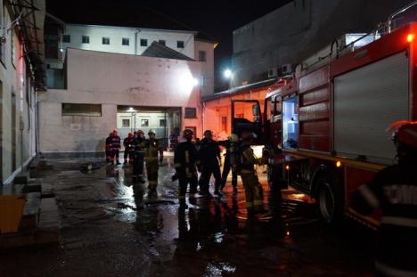 Exerciţiu de amploare: Incendiu şi revolte în Penitenciarul Oradea (FOTO)