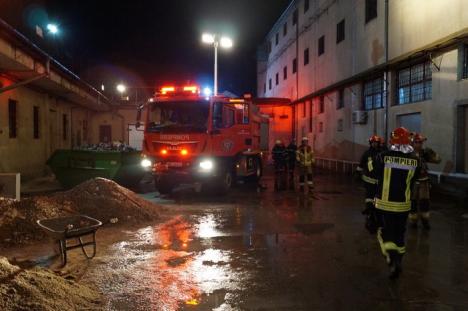 Exerciţiu de amploare: Incendiu şi revolte în Penitenciarul Oradea (FOTO)
