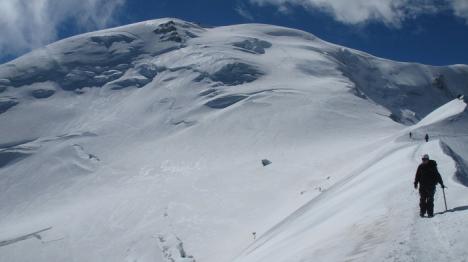 La 4.810 metri înălţime: Doi soţi orădeni au ajuns pe 'acoperişul Europei', vârful Mont Blanc (FOTO)