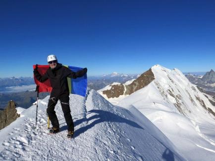 O echipă de montaniarzi orădeni, printre care şi trei universitari, a escaladat Alpii Pennini (FOTO)