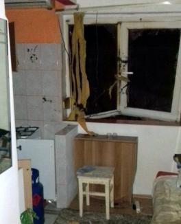 Explozie într-o garsonieră din Oradea: Un bărbat a ajuns în stare gravă la spital (FOTO)