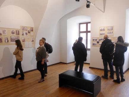 Expoziţia fotografică 'Familia regală a României pe frontul Marelui Război', vernisată în Cetatea Oradea (FOTO)