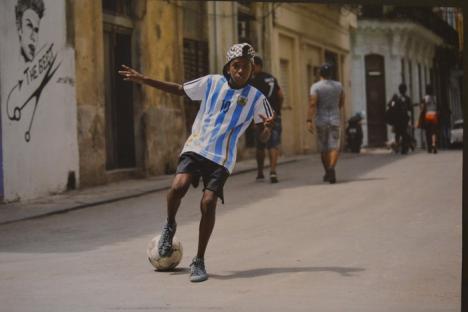Cuba în Oradea. Aventura fotografului Remus Toderici în ţara contrastelor, expusă pe simezele Muzeului Cetăţii (FOTO/VIDEO)