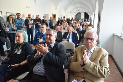 Meniu de front: Vizitatorii expoziţiei dedicate lui Traian Moşoiu în Cetate au fost omeniţi cu varză cu cartofi (FOTO / VIDEO)
