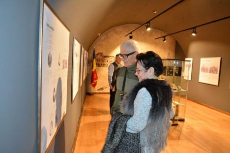 Meniu de front: Vizitatorii expoziţiei dedicate lui Traian Moşoiu în Cetate au fost omeniţi cu varză cu cartofi (FOTO / VIDEO)