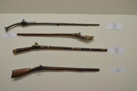 Săbiile lui Alexandru Ioan Cuza, Tudor Vladimirescu şi Sinan Paşa pot fi văzute la Oradea (FOTO)
