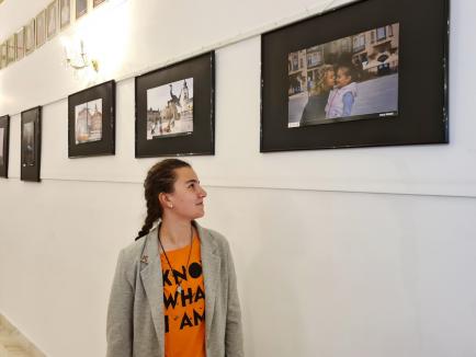 Elevii artistului fotograf Ovi D. Pop şi-au expus lucrările la Filarmonica din Oradea (FOTO)