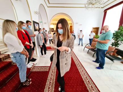 Elevii artistului fotograf Ovi D. Pop şi-au expus lucrările la Filarmonica din Oradea (FOTO)