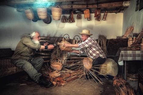 Vernisajul expoziției de fotografie „Sălaj. Frumusețe, Tradiție, Poveste 2024”, în Piața Unirii din Oradea (FOTO)