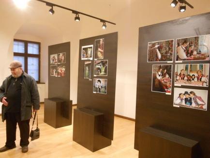 Instantanee dintr-o zonă magică. La Muzeul Cetăţii a fost inaugurată o expoziţie foto pe teme etnografice (FOTO)