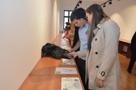 'Imagini tactile', expoziţie specială pentru nevăzători, vernisată în premieră în Cetatea Oradea (FOTO / VIDEO)