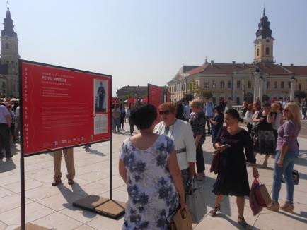 'Portretele Unirii' își așteaptă vizitatorii în Piaţa Unirii din Oradea (FOTO)