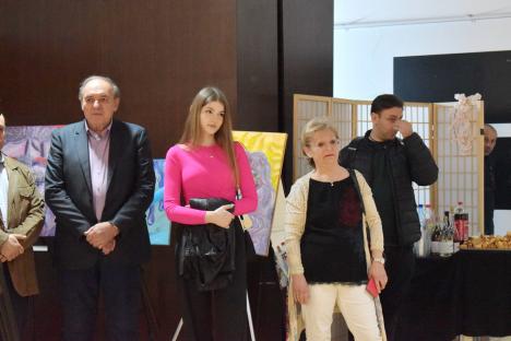 Zâne și monștri: O tânără din Oradea a debutat cu o impresionantă expoziție de „păpuși” digitale (FOTO)