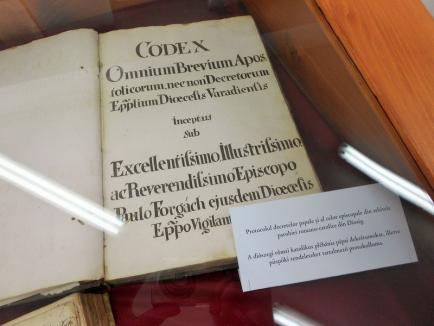 Documente interesante ale Episcopiei Romano-Catolice, expuse la Arhivele Naţionale din Oradea (FOTO)