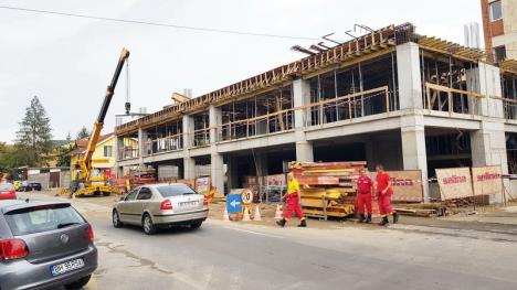Primăria expropriază un ABC şi un teren pentru lărgirea drumului de acces la noua clădire UPU (FOTO / VIDEO)