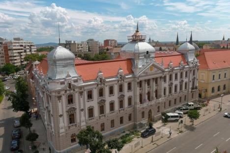 Imagini spectaculoase de pe șantierul pentru reabilitarea clădirii fostei Policlinici Mari din Oradea (FOTO)