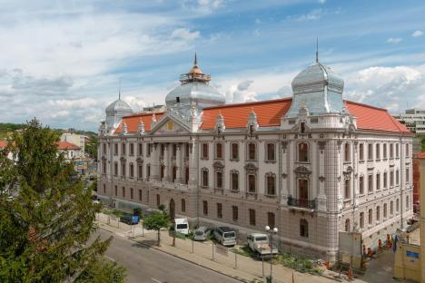 Imagini spectaculoase de pe șantierul pentru reabilitarea clădirii fostei Policlinici Mari din Oradea (FOTO)