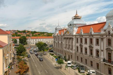 Imagini spectaculoase de pe șantierul pentru reabilitarea clădirii fostei Policlinici Mari din Oradea (FOTO)