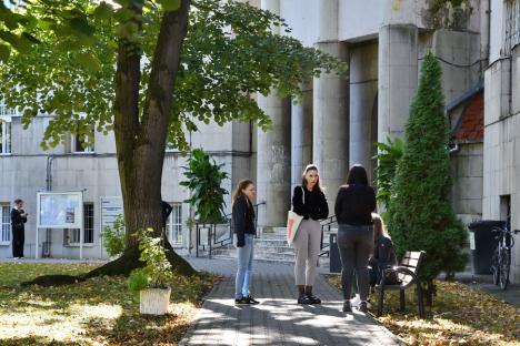 Universitatea din Oradea începe noul an cu un număr record de studenți și prima în țară la numărul specializărilor de masterat (FOTO)