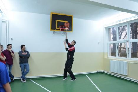 Şcoala "Ioan Slavici" are o sală de sport nouă (FOTO/VIDEO)