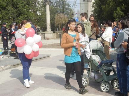 Marş anti-avort în Oradea: "Dacă nu vă vreţi copiii, daţi-i spre adopţie" (FOTO)
