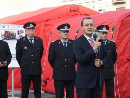 Pompierii bihoreni au primit o nouă autospecială performantă (FOTO/VIDEO)