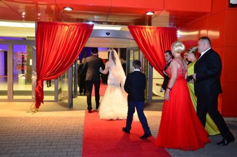 De fiţe sau de musai? Mihaela Bar şi-a făcut nuntă la mall, cu 600 de invitaţi (FOTO)
