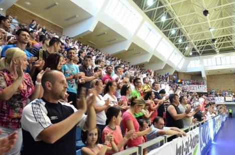 Cu o sală arhiplină, Lada Togliatti a câştigat la Oradea Cupa EHF la handbal feminin (FOTO)