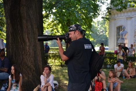 Artiştii orădeni au cântat pentru pace în parcul Palatului Baroc (FOTO/VIDEO)