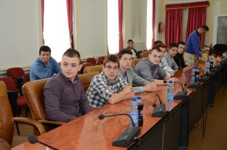 Campionii de la echipa de polo juniori I a CS Crişul, premiaţi de conducerea clubului (FOTO)