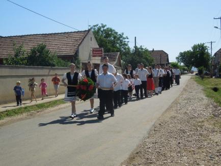 Locuitorii din Palota au sărbătorit tradiţionalul "Kirchweih", cu paradă şi dansuri populare (FOTO / VIDEO)
