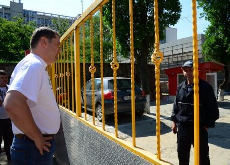 "Sponsorului" Cseke Attila i-a fost închisă în nas poarta Centrului Oncologic (FOTO)