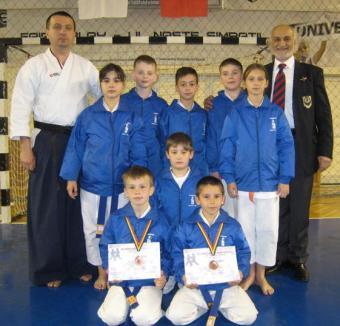 Două titluri naţionale pentru tinerii karateka orădeni la Naţionalele de la Cluj