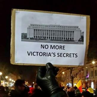 Mii de români în stradă, pentru a 12-a seară la rând, împotriva Guvernului PSD-ALDE