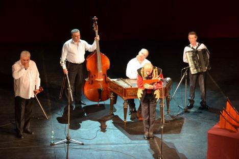 Maestrul Gheorghe Zamfir a deplâns neamul românesc la concertul de la Oradea: "Vor să ne fure aurul" (FOTO/VIDEO)