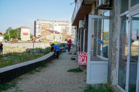 Faliți de dezvoltare: Șantierele prelungite din zona Nufărul - Cantemir au distrus micile afaceri ale comercianților (FOTO)