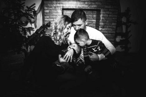 Băiețelul unei familii din Oradea are mare nevoie de ajutor: Suferă de chisturi pe creier şi retard psihomotor sever (FOTO / VIDEO)