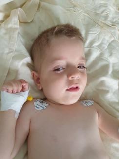 Starea băiețelului din Oradea cu chisturi pe creier se înrăutățește. Familia cere ajutor (FOTO)