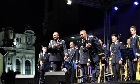 Ziua Oradiei, cu fanfară militară: Concert extraordinar, cu momente emoţionante, în Piaţa Unirii (FOTO / VIDEO)