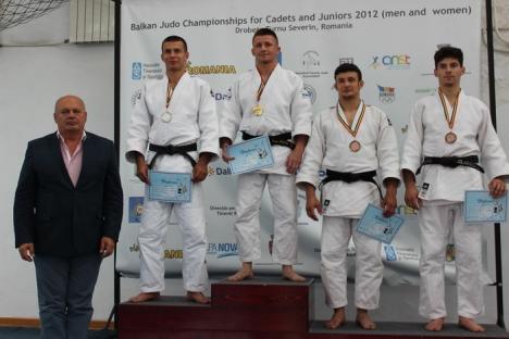 Judoka orădeni au cucerit 12 medalii la Cupa României de seniori