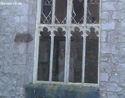 Fantoma unei tinere, fotografiată la un castel din Anglia