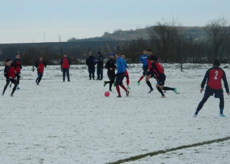 FC Bihor și CSC Sânmartin au remizat, într-un amical desfășurat la Stadionul Luceafărul (FOTO)