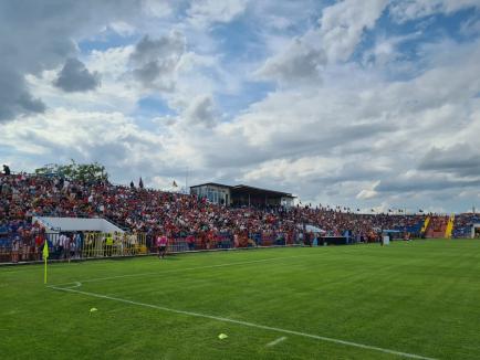 Mii de suporteri la meciul care poate aduce promovarea echipei FC Bihor în Liga a II-a (FOTO)