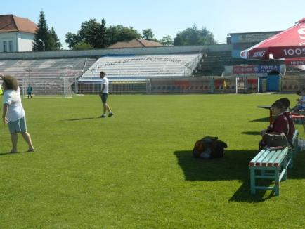 Zi nefastă pentru micii fotbaliști de la FC Bihor: Juniorii E au pierdut finala turneului în penultimul minut, iar juniorii C au cedat surprinzător la Cluj (FOTO)