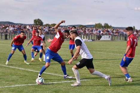 FC Bihor îşi aşteaptă fanii în tribună în noul sezon şi îi îndeamnă să îşi achiziţioneze abonamente