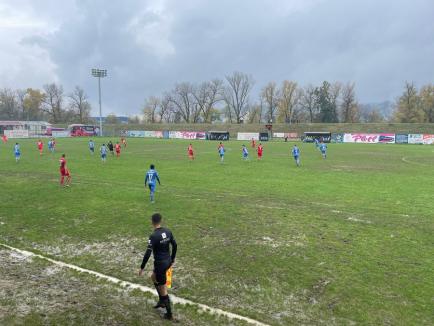 Pe un teren greu, FC Bihor a reuşit un joc bun şi s-a impus clar, cu 4-1, la Lipova (FOTO)